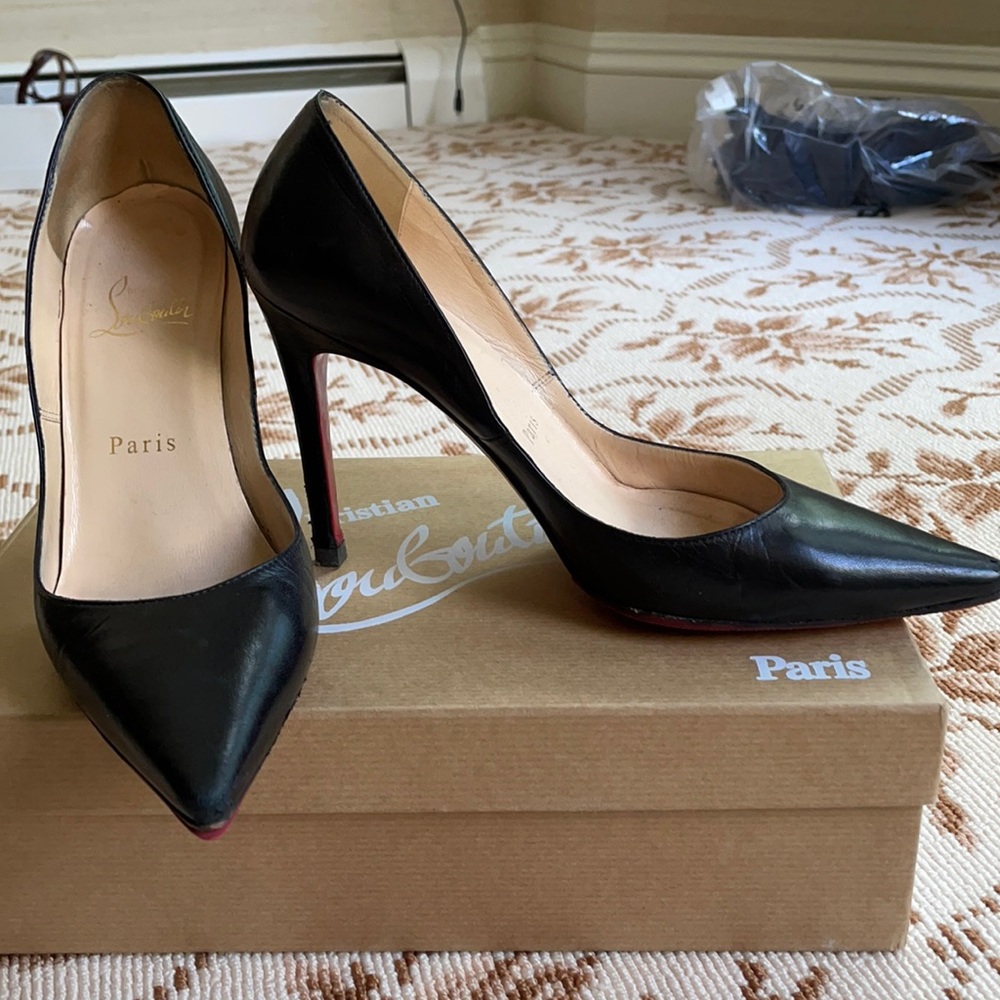 Christian louboutin black pump